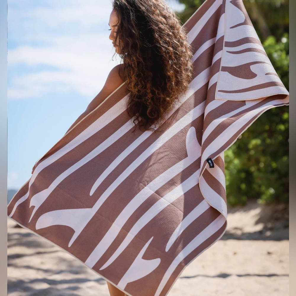 The Coconut Collective Tag Aloha Surfboards Luxe Beach Towel NWT!